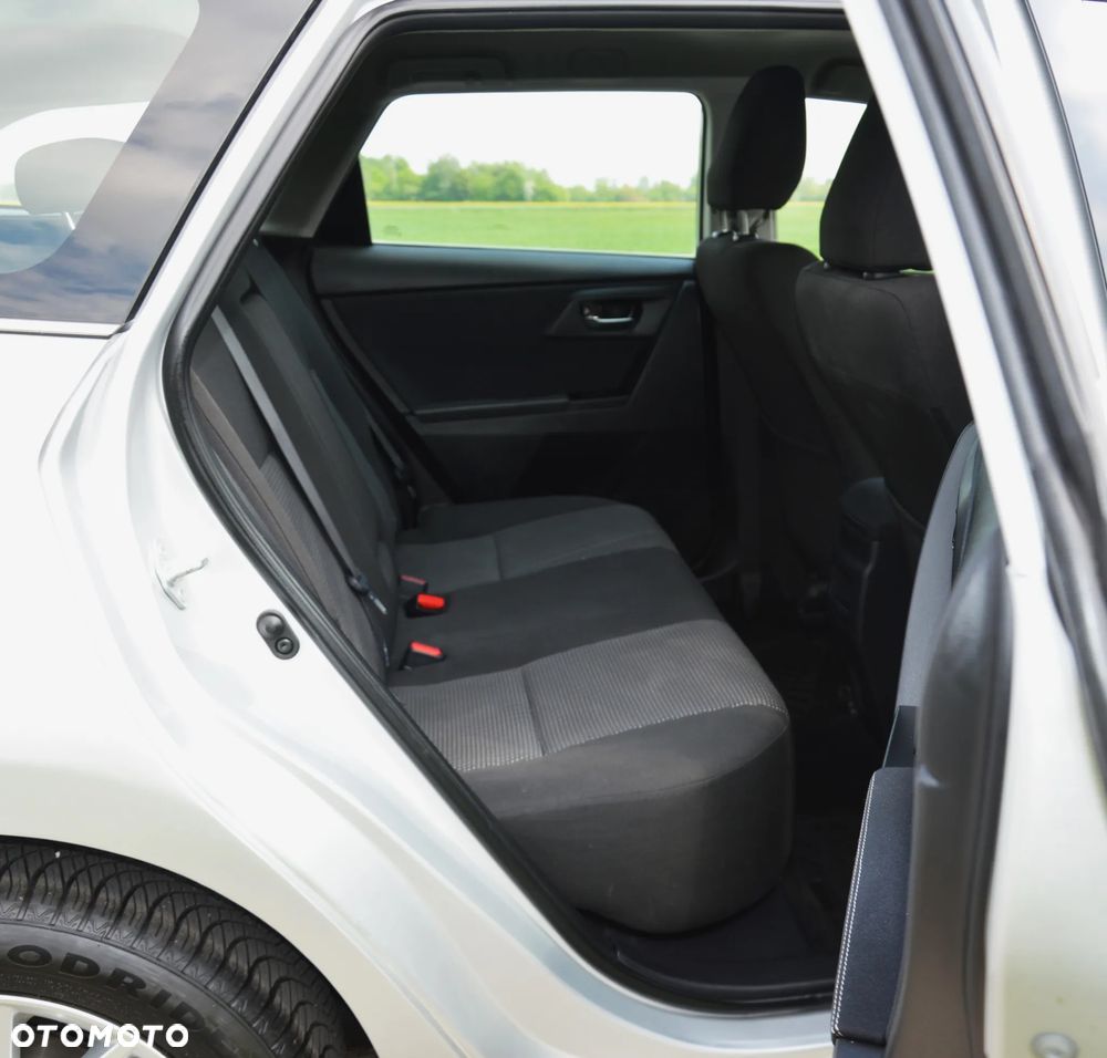 Toyota Auris - 25