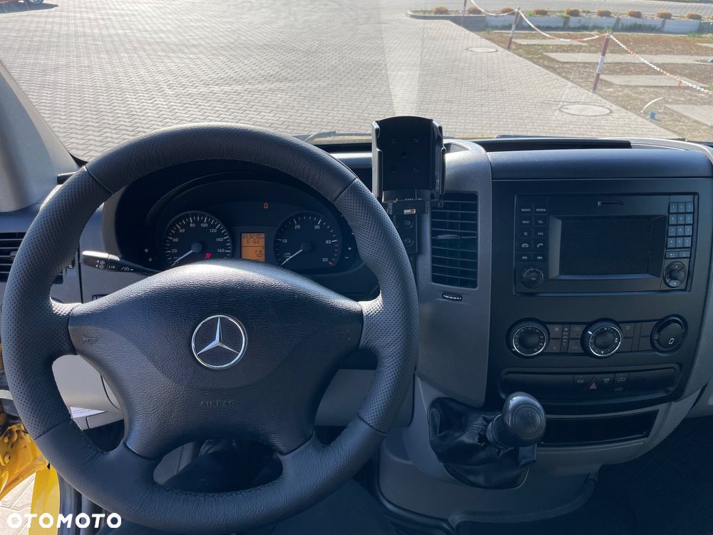 Mercedes-Benz SPRINTER - 13
