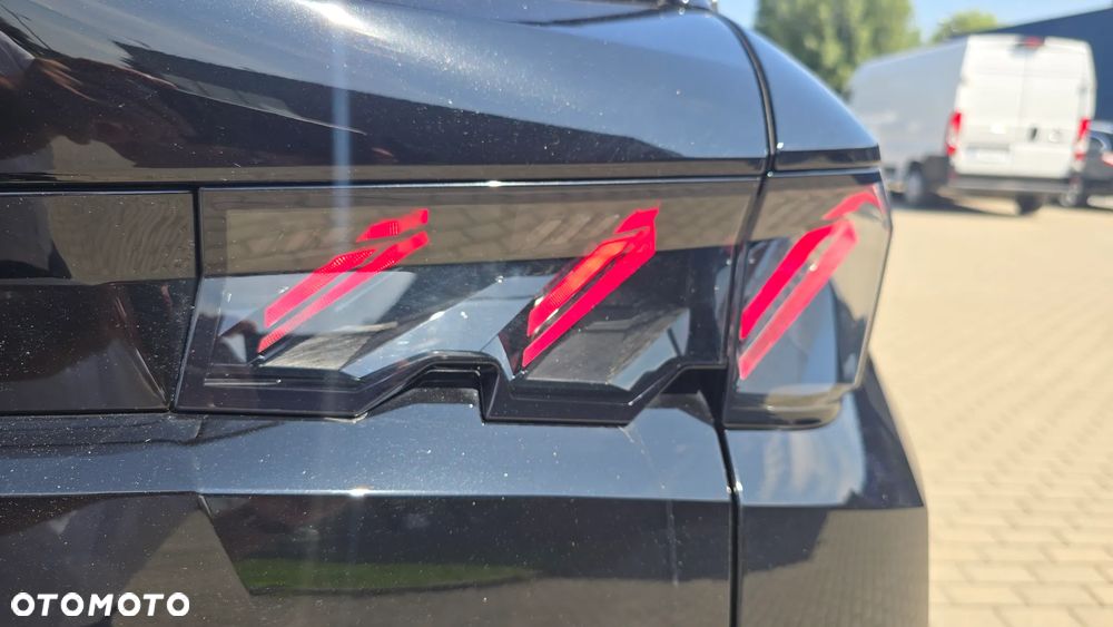 Peugeot 5008 1.6 PHEV 195 GT Exclusive S&S e-DCS7 - 12