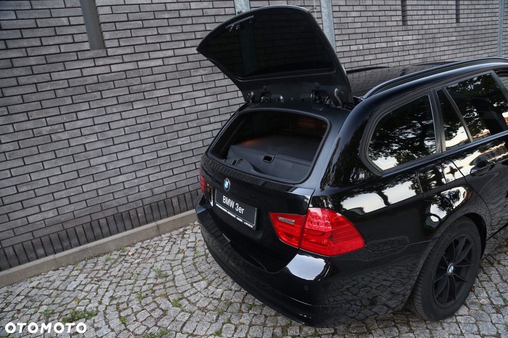 BMW Seria 3 318d DPF Touring - 7