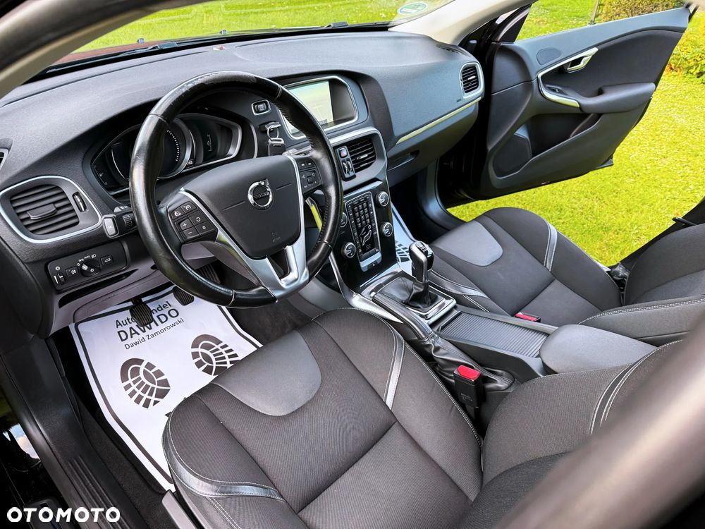 Volvo V40 D2 Drive-E Momentum - 29