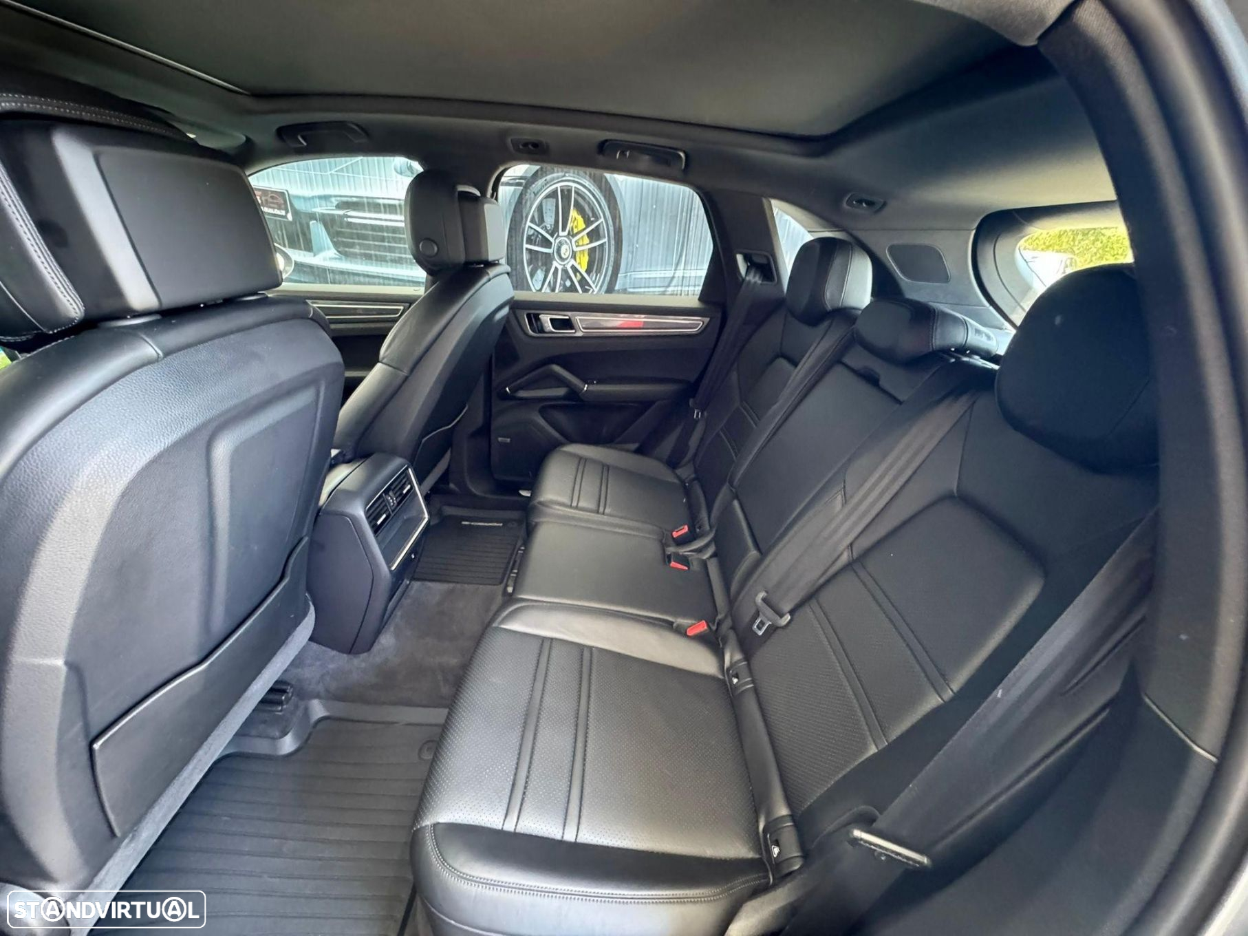 Porsche Cayenne - 32