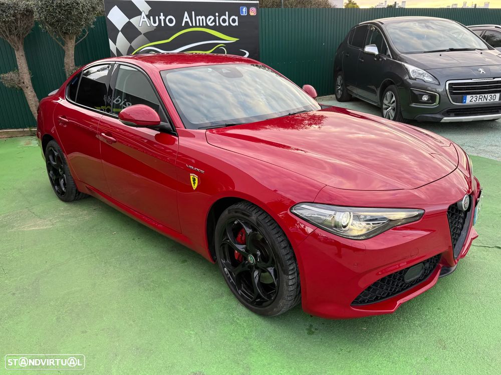 Alfa Romeo Giulia 2.0 Turbo 16V AT8-Q4 Veloce - 16