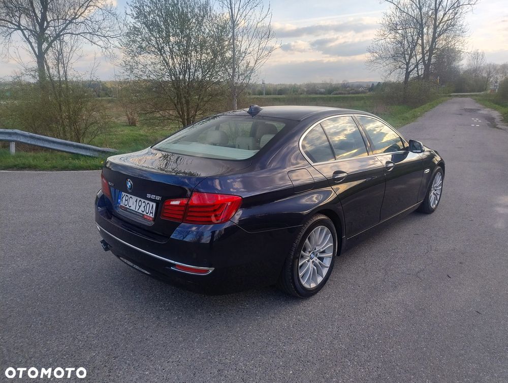 BMW Seria 5 528i Luxury Line - 27