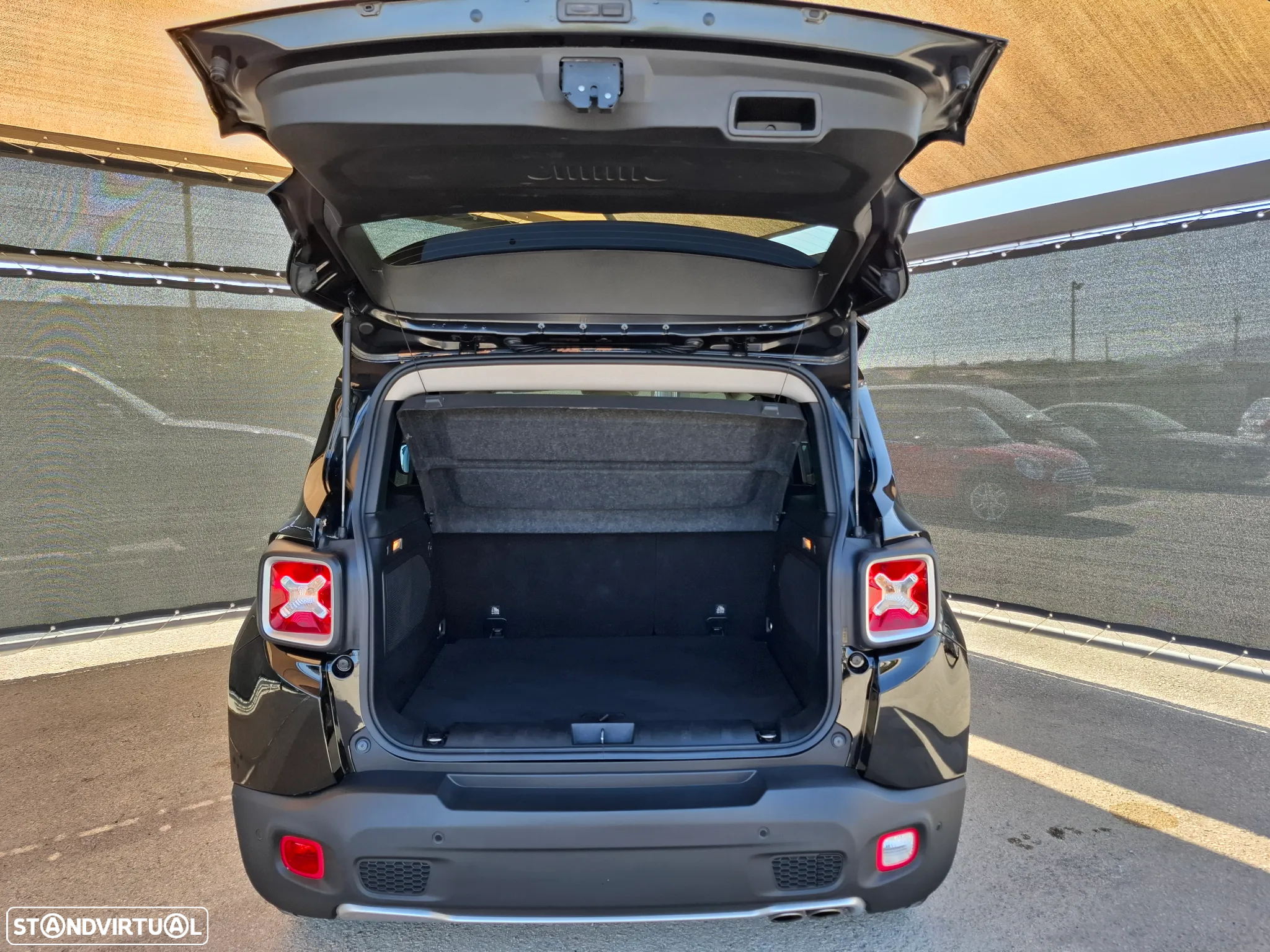 Jeep Renegade 1.6 MJD Limited - 17