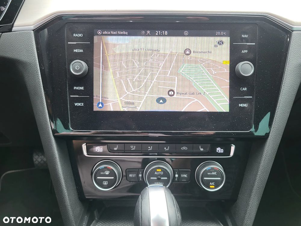Volkswagen Passat - 20