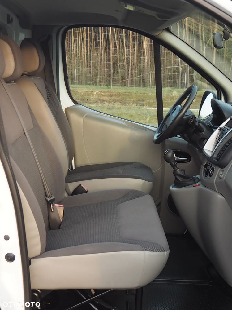 Opel Vivaro - 14