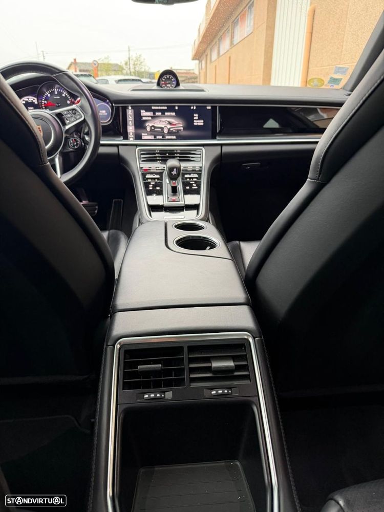 Porsche Panamera 4 S - 5
