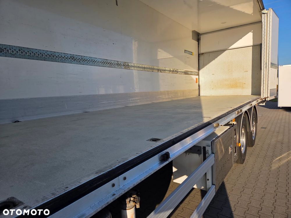 Mercedes-Benz Actros 2553 - 10