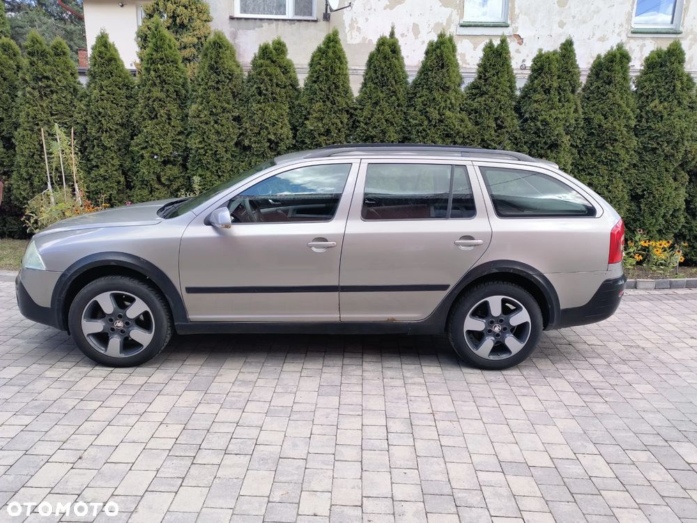 Skoda Octavia Scout 2.0 TDI DPF - 6