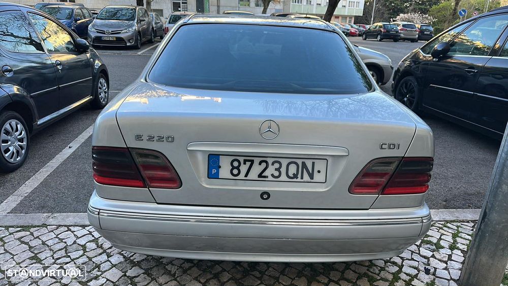 Mercedes-Benz E 220 CDI Avantgarde - 5