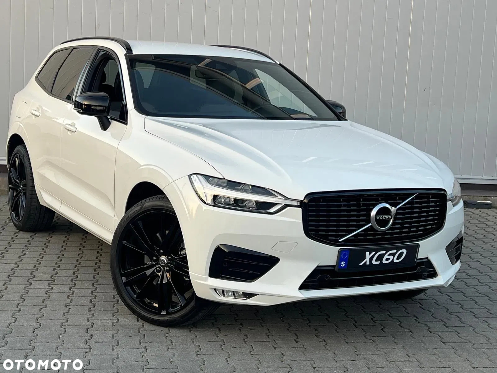 Volvo XC 60 T5 AWD R-Design - 2