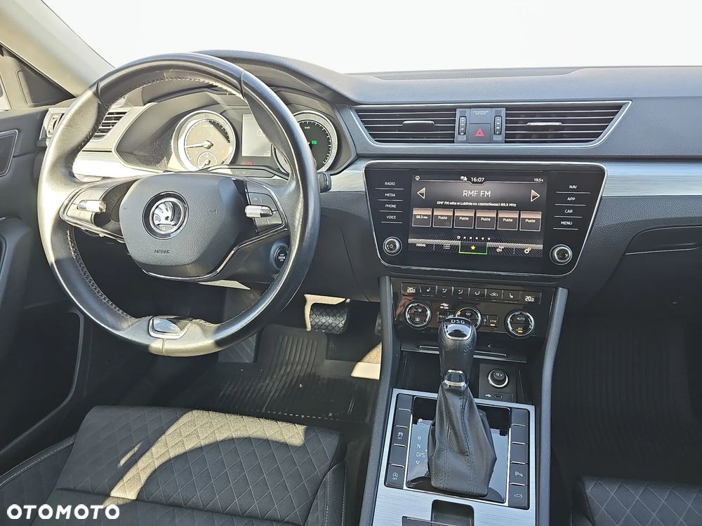 Skoda Superb 2.0 TDI Ambition DSG - 17