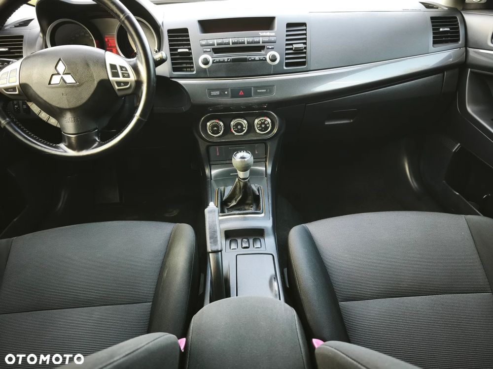 Mitsubishi Lancer 1.8 Invite - 16