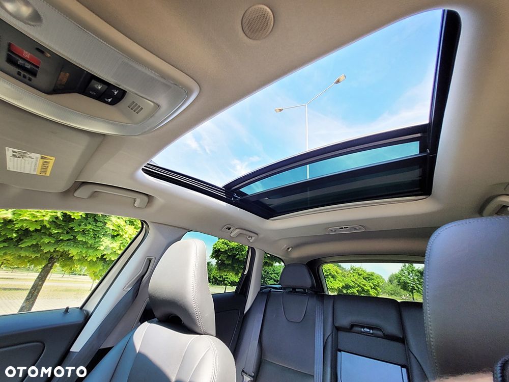 Volvo XC 60 T5 R-Design Momentum - 13