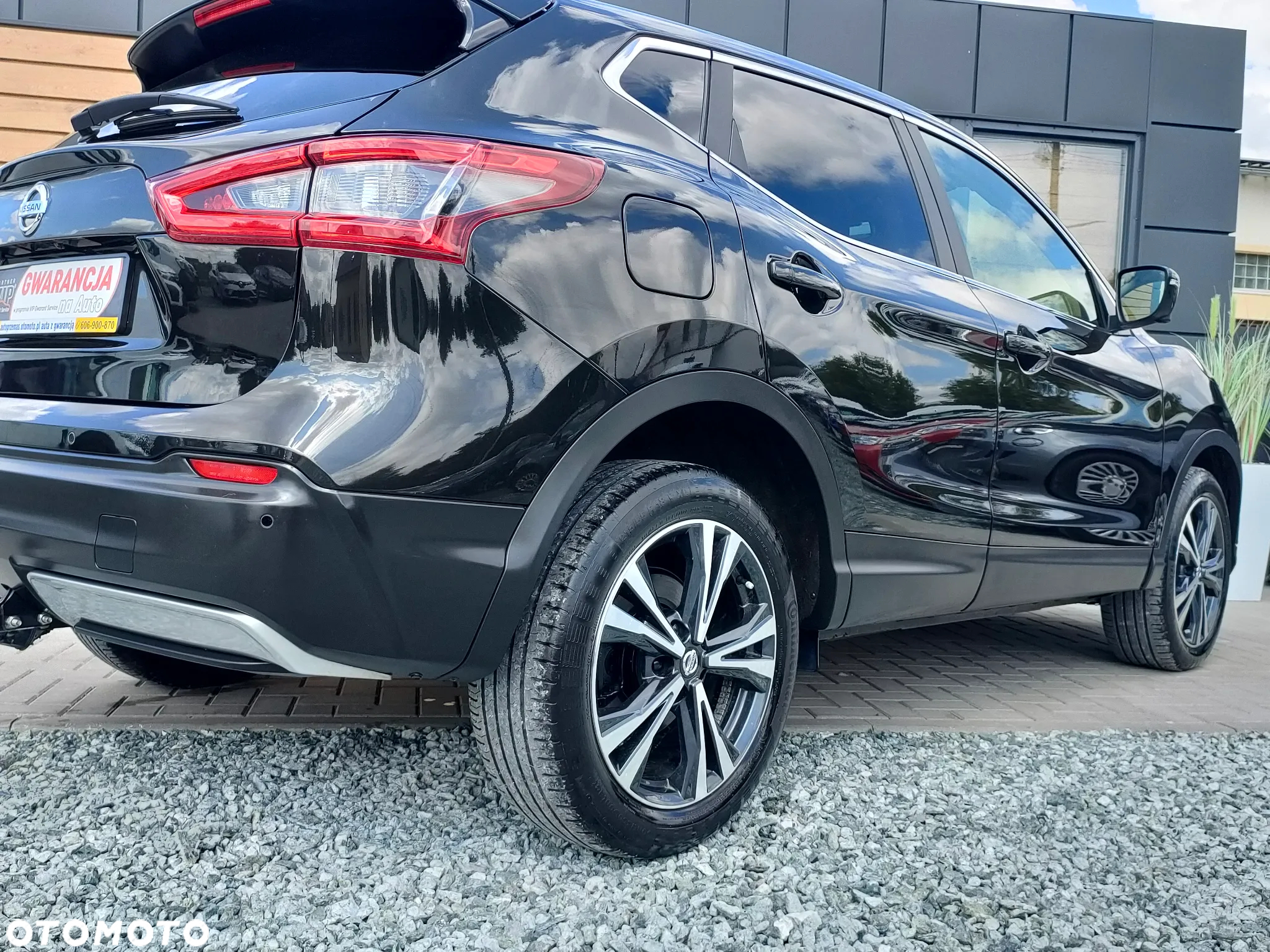 Nissan Qashqai 1.3 DIG-T N-Connecta DCT - 38