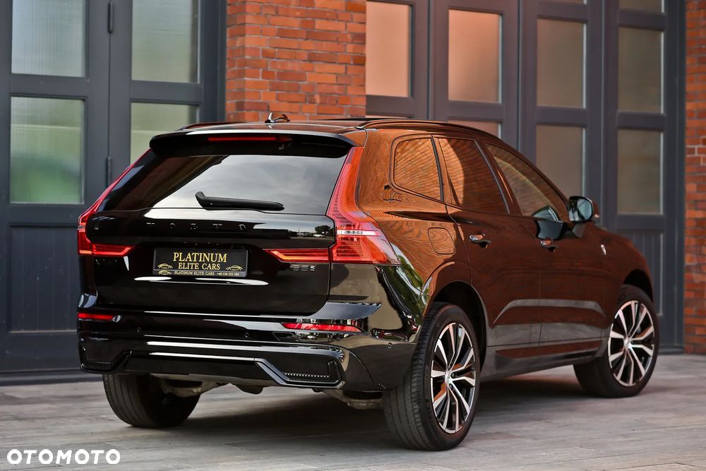 Volvo XC 60 B5 D AWD Ultimate Dark - 15