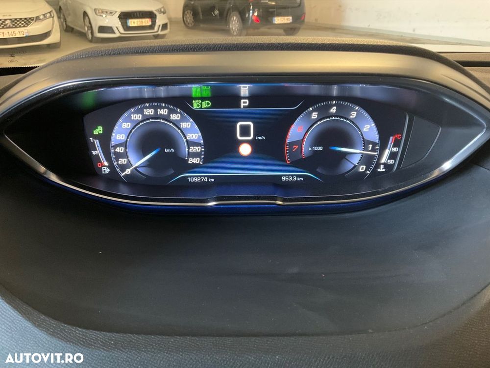 Peugeot 3008 1.2 PureTech S&S EAT8 Allure - 5