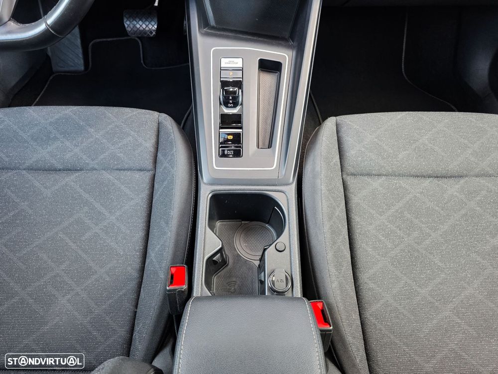VW Golf 1.0 eTSI Life DSG - 39