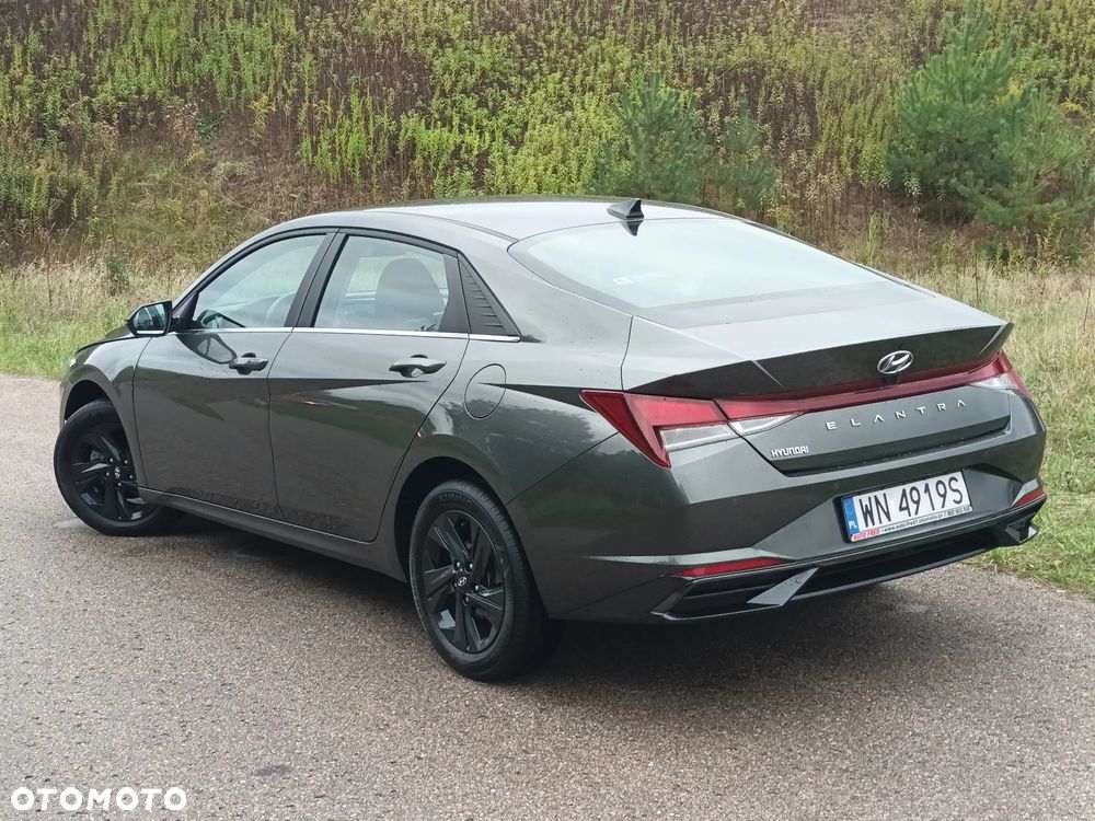 Hyundai Elantra 1.6 Smart CVT - 13