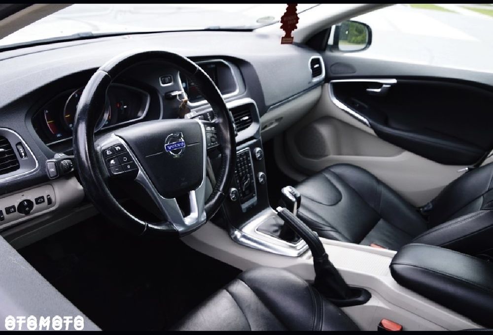 Volvo V40 - 15