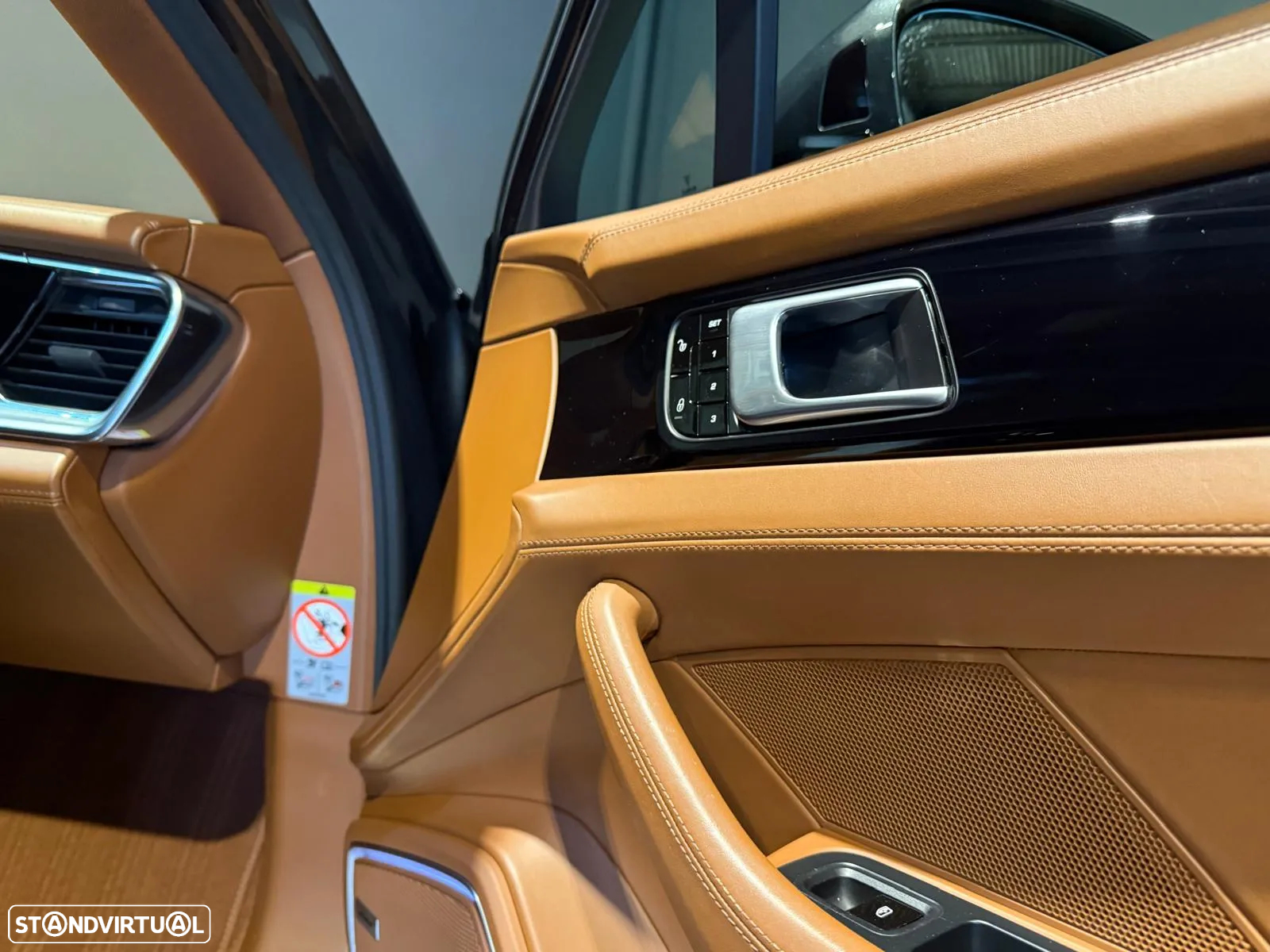 Porsche Panamera Sport Turismo 4 E-Hybrid - 23