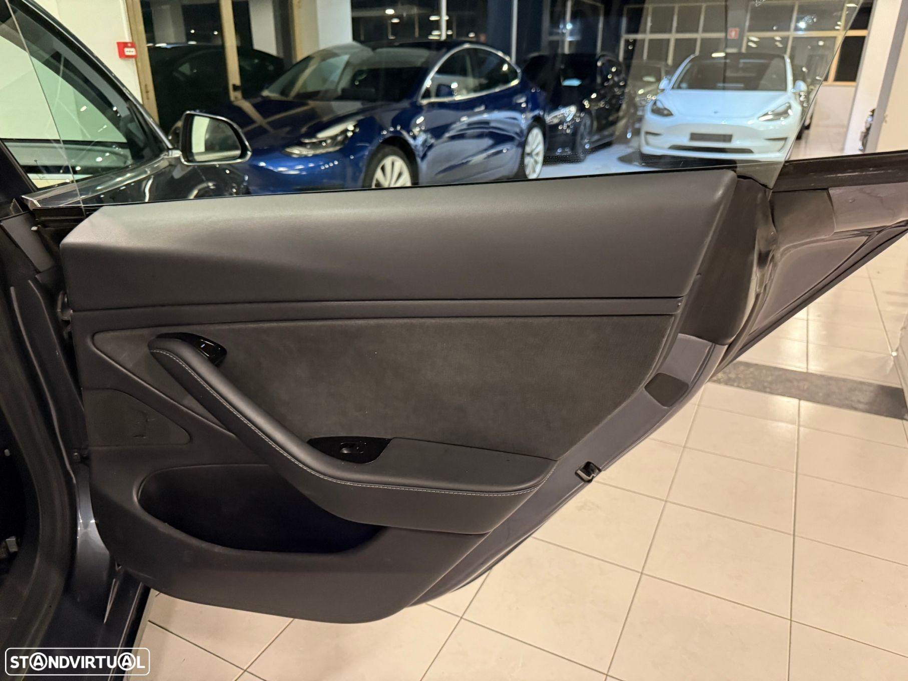 Tesla Model 3 Long-Range Dual Motor AWD - 35