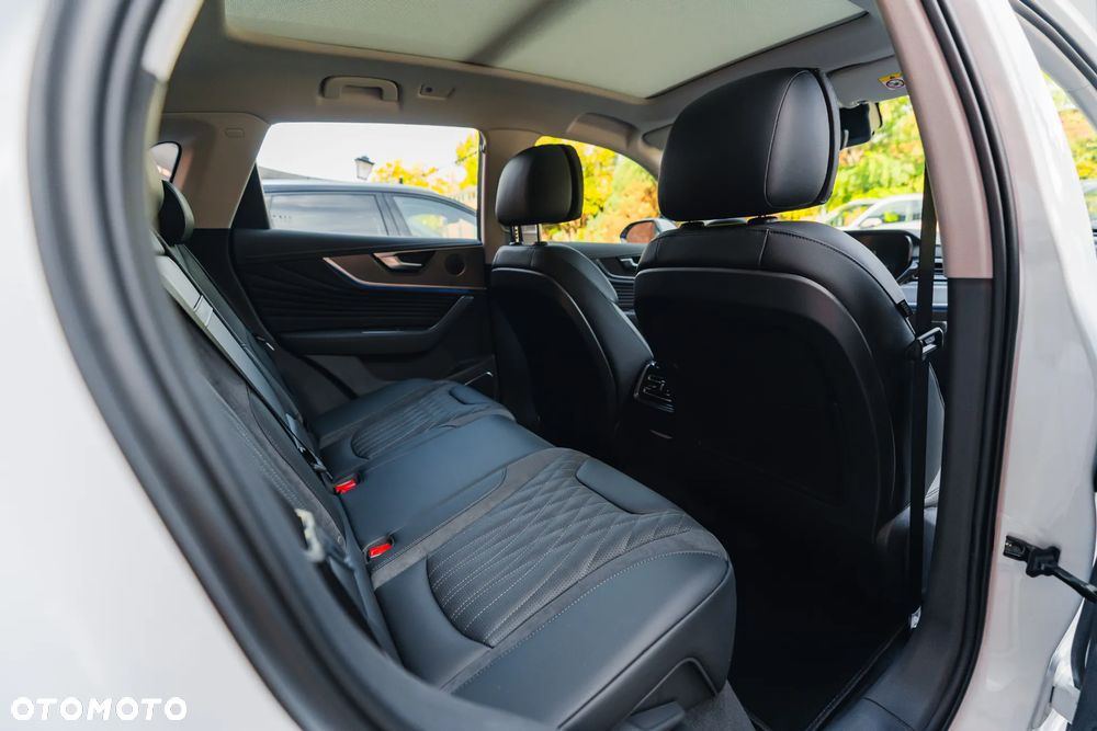 Hongqi HS5 2.0T Executive AWD - 27