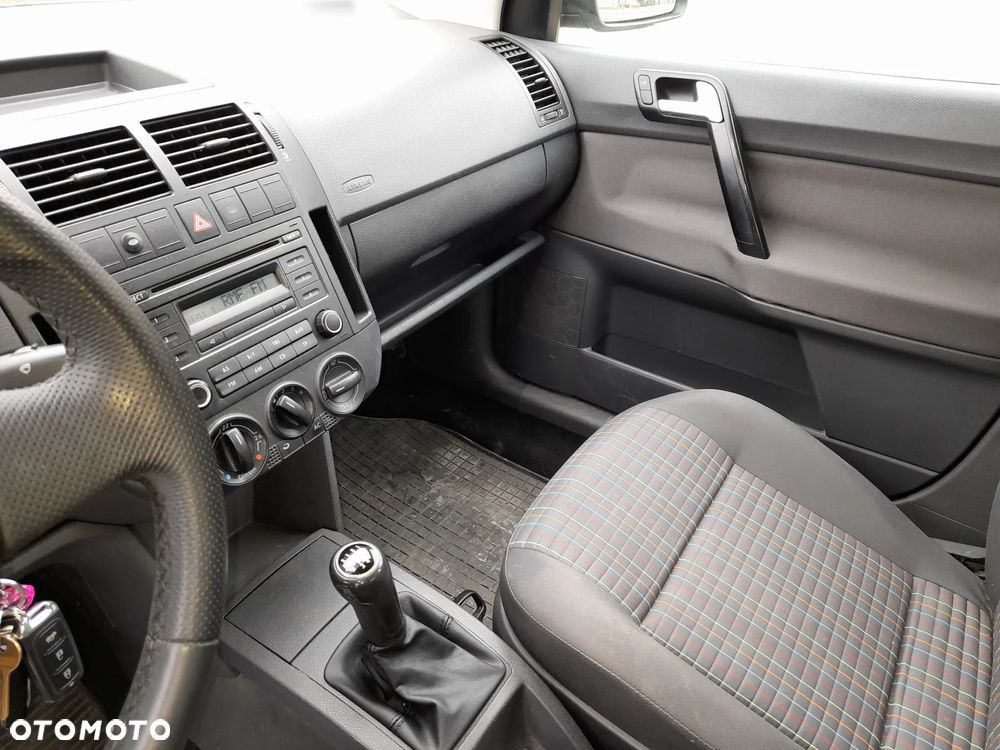 Volkswagen Polo 1.4 16V Comfortline - 5