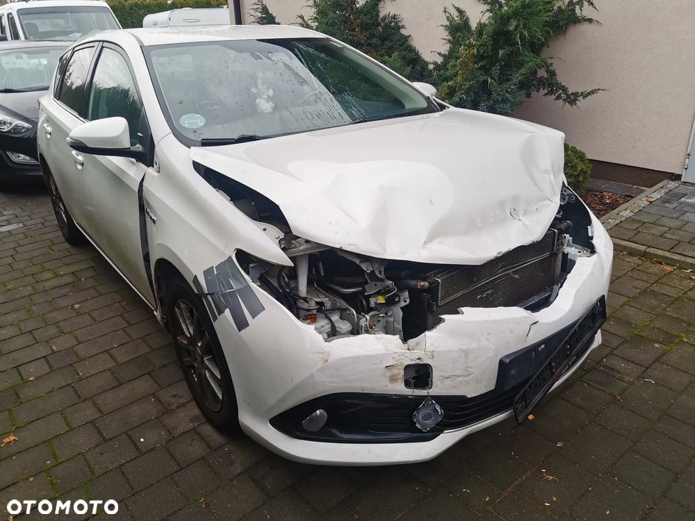 Toyota Auris Hybrid 135 Dynamic - 6