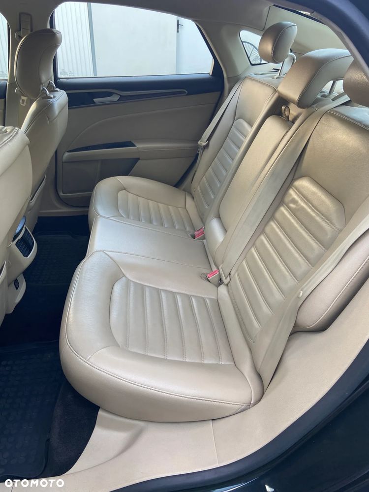 Ford Fusion 2.0 EcoBoost Titanium - 11