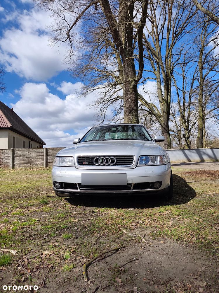 Audi A4 Limousine - 5