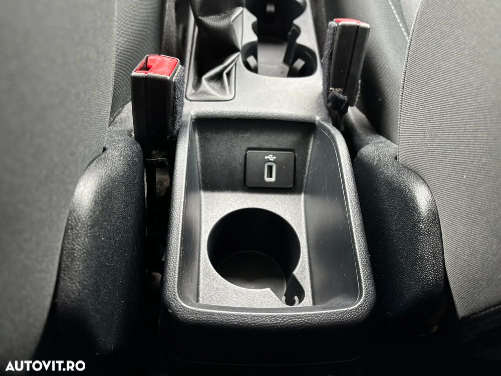 Ford Fiesta 1.0 EcoBoost Trend - 32