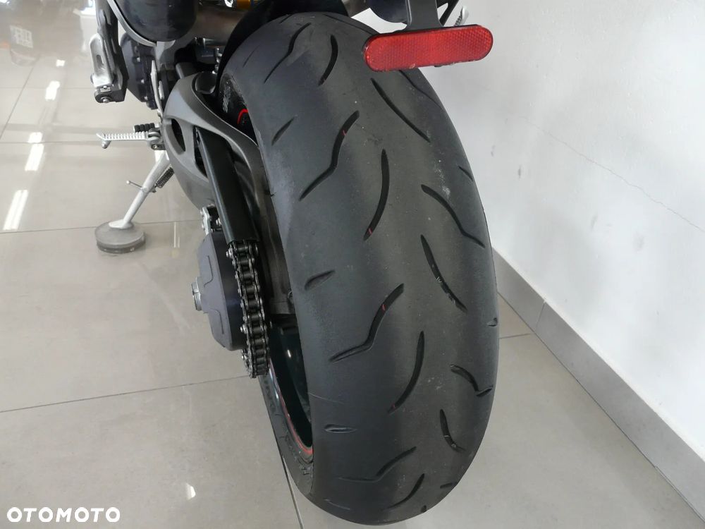 Triumph Speed Triple - 18