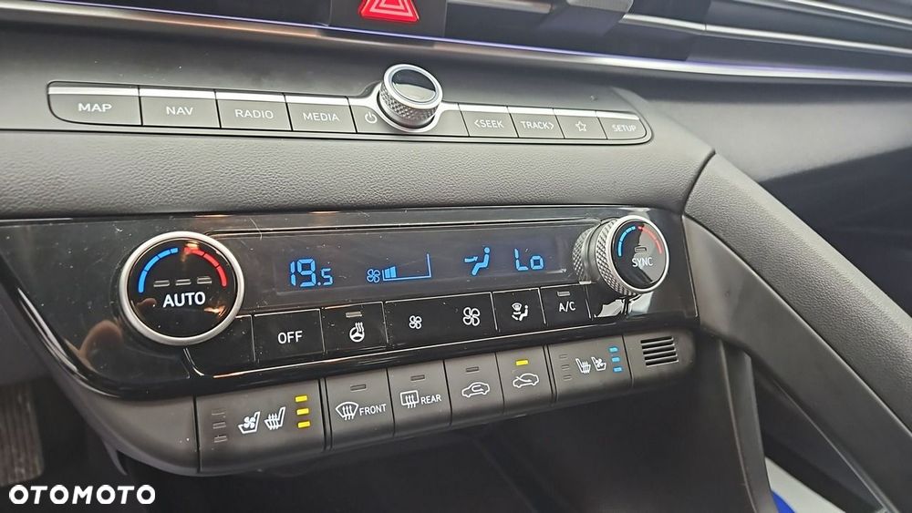 Hyundai Elantra 1.6 Smart - 18