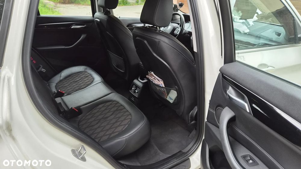 BMW X1 xDrive18d - 10