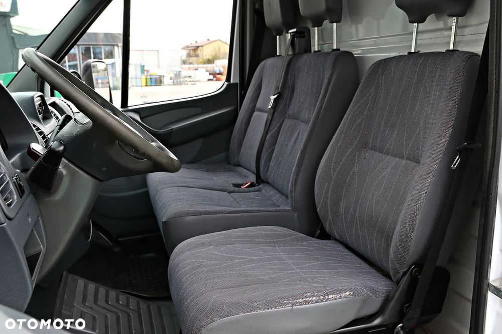 Mercedes-Benz Sprinter - 29