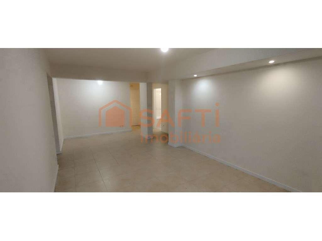 Apartamento T2 - Grande imagem: 2/15