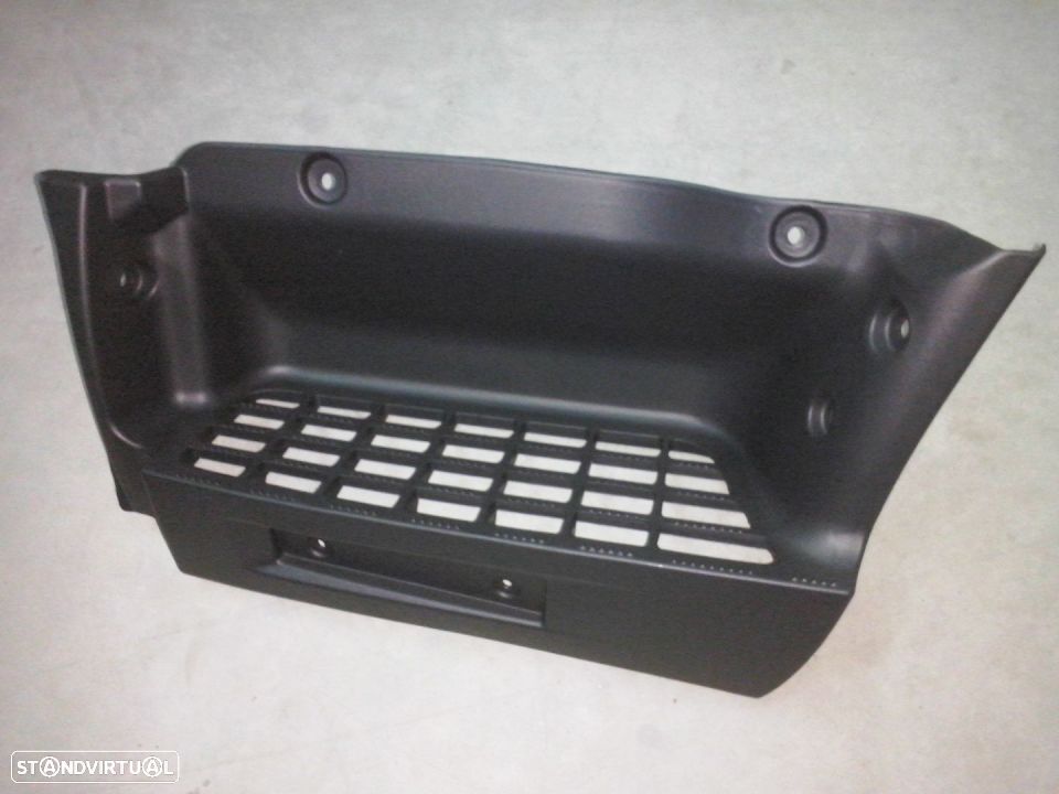 Degraus Estribos Mitsubishi Canter Fuso 2005-- NOVOS - 1