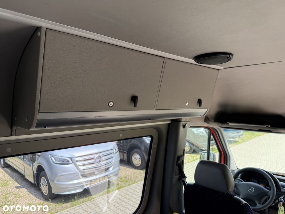 Mercedes-Benz Sprinter 516 - 19