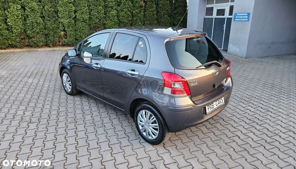 Toyota Yaris 1.33 VVT-i Executive - 4