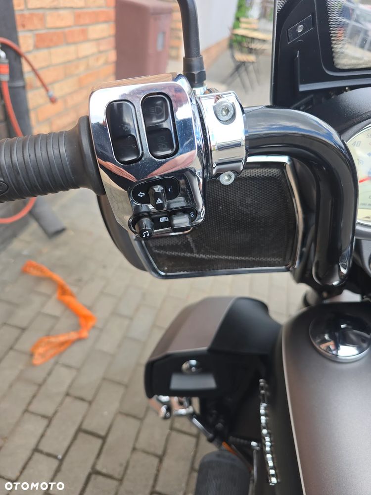 Indian Roadmaster - 25