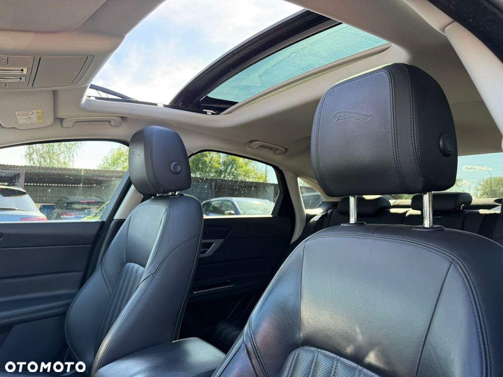 Jaguar XF 2.0 i4D Prestige - 29