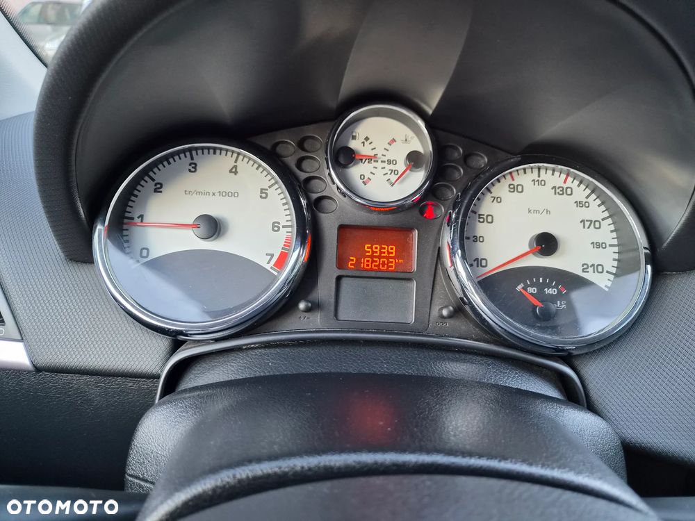 Peugeot 207 CC - 16
