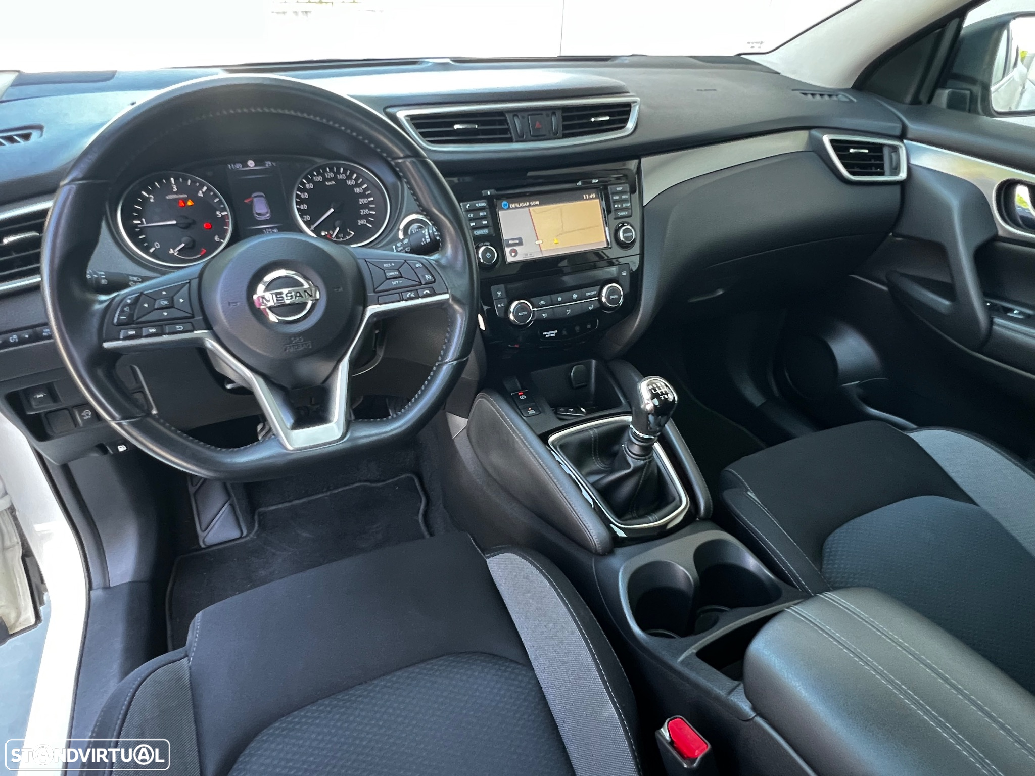 Nissan Qashqai 1.5 dCi N-Connecta J18+Led - 9