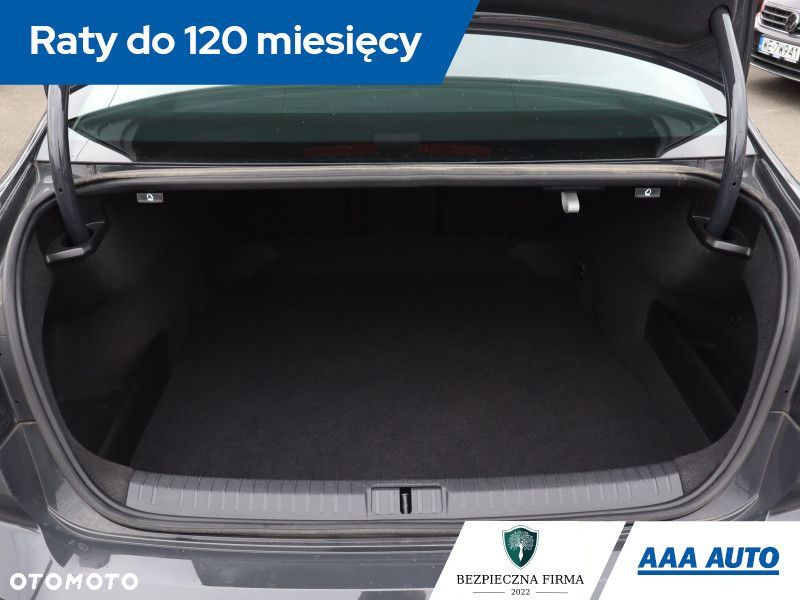 Volkswagen Passat - 16