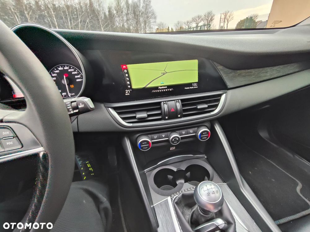 Alfa Romeo Giulia 2.2 D Turbo Super - 11