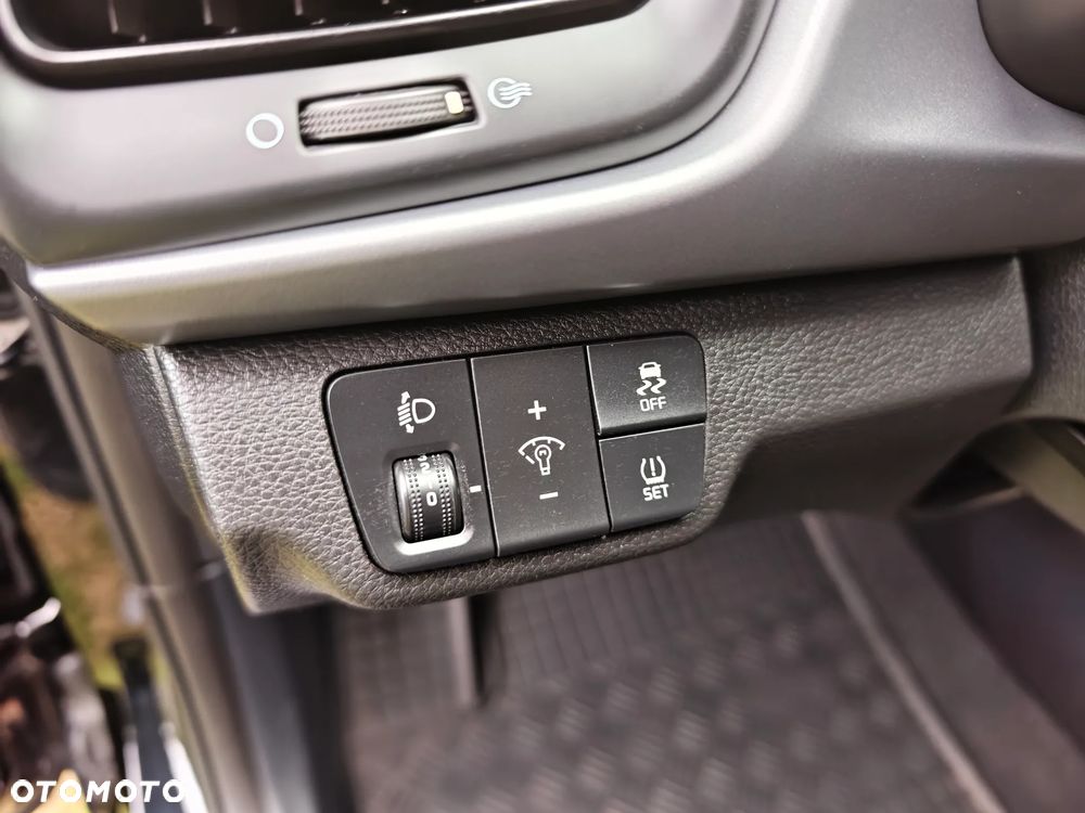 Kia Rio 1.2 L - 35