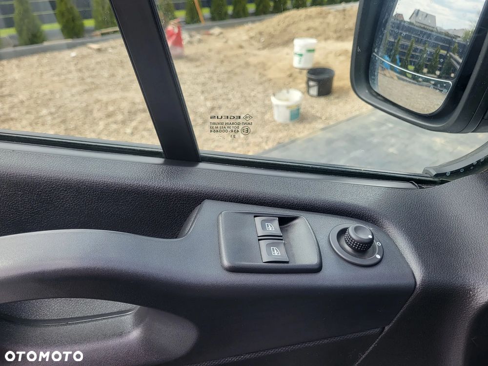 Renault Trafic - 15