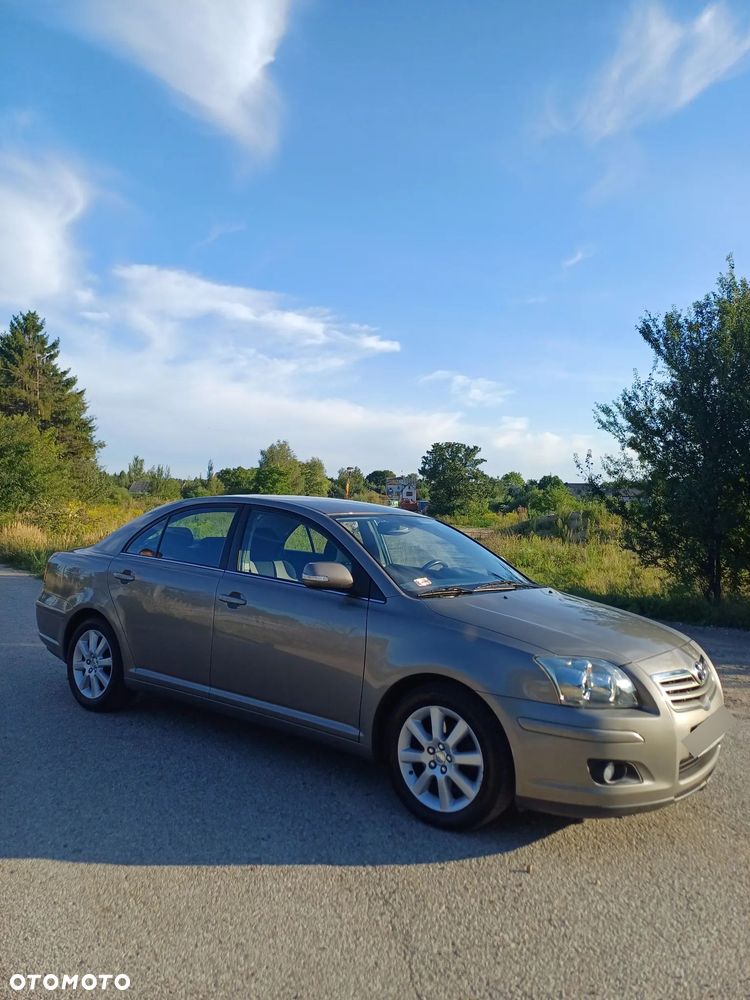 Toyota Avensis 2.0 D-4D Sol - 8